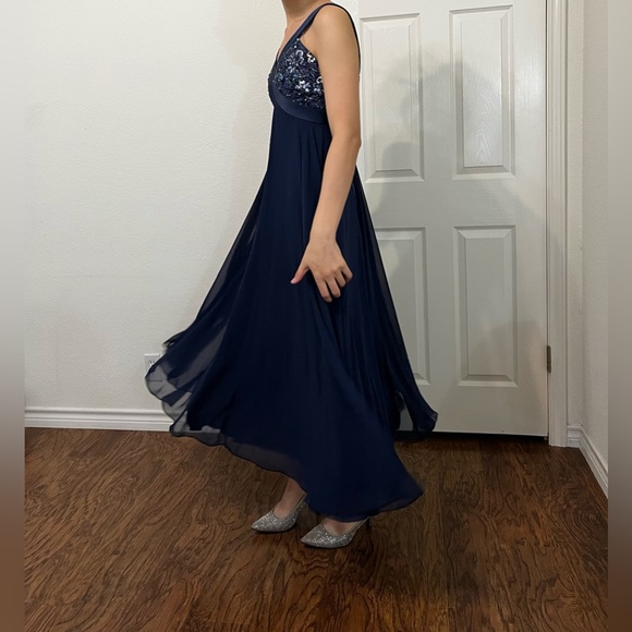 Navy Blue Maxi Dress with Sequin & Beading Detail Size 6 - Picture 3 of 8